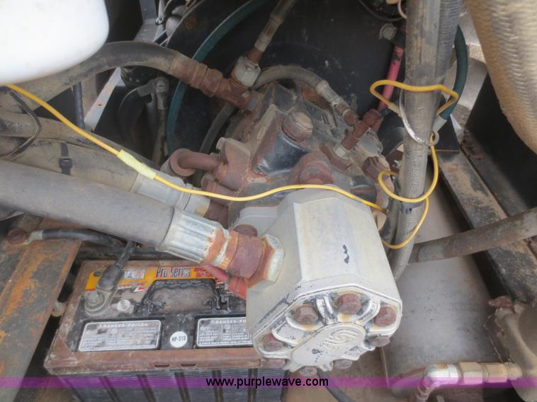 image for item F6854 Hyster C832B vibratory pad foot roller