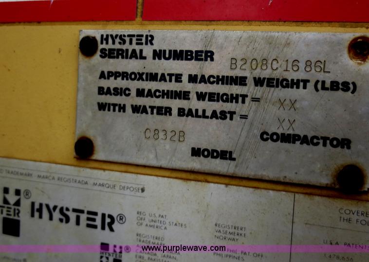 image for item F6854 Hyster C832B vibratory pad foot roller