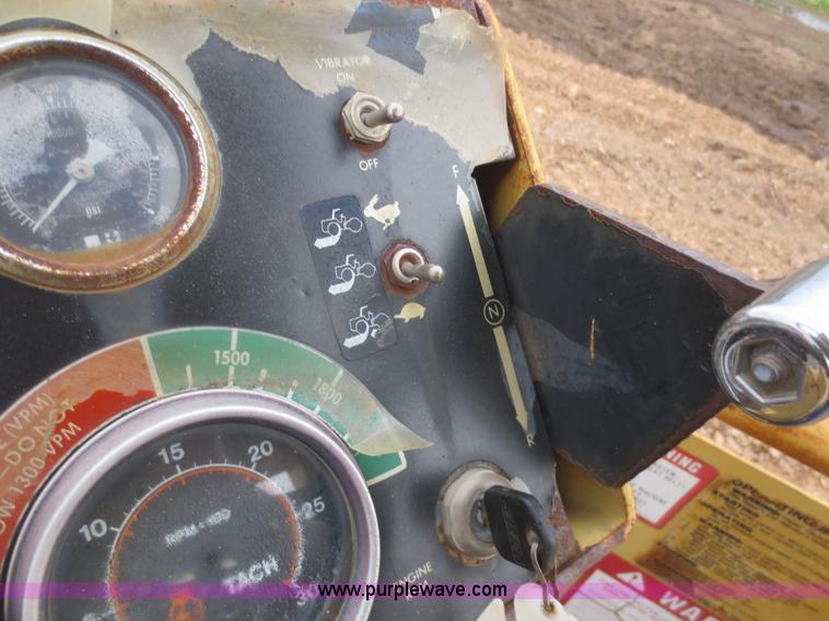 image for item F6854 Hyster C832B vibratory pad foot roller