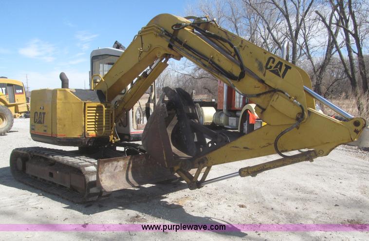 image for item F7318 1994 Caterpillar 307SSR mini excavator