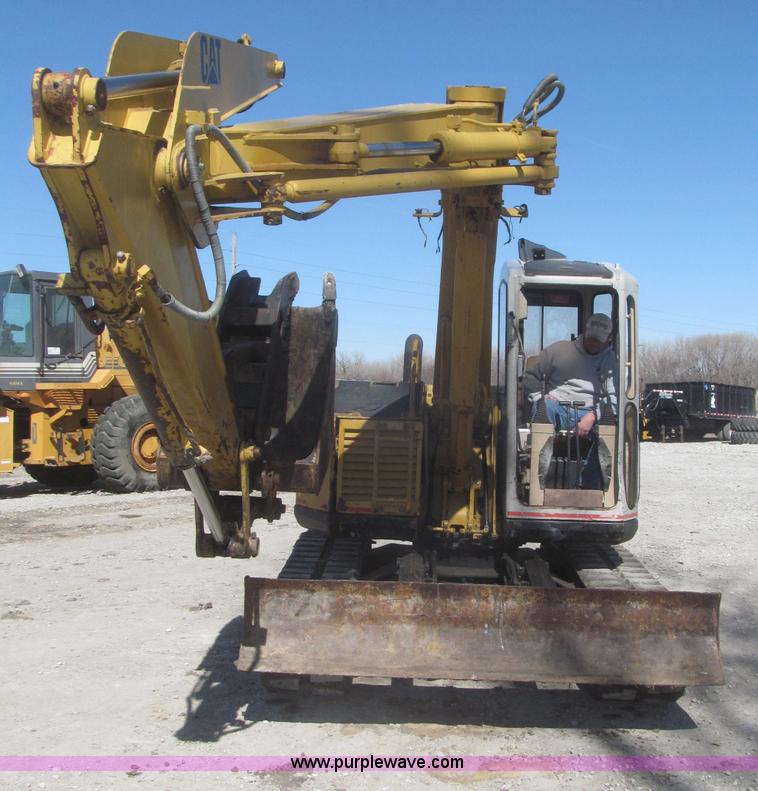 image for item F7318 1994 Caterpillar 307SSR mini excavator