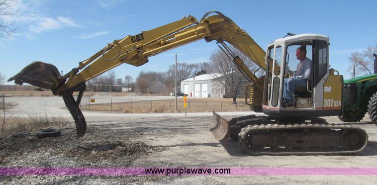 image for item F7318 1994 Caterpillar 307SSR mini excavator