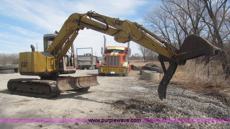 image for item F7318 1994 Caterpillar 307SSR mini excavator