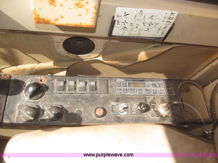 image for item F7318 1994 Caterpillar 307SSR mini excavator