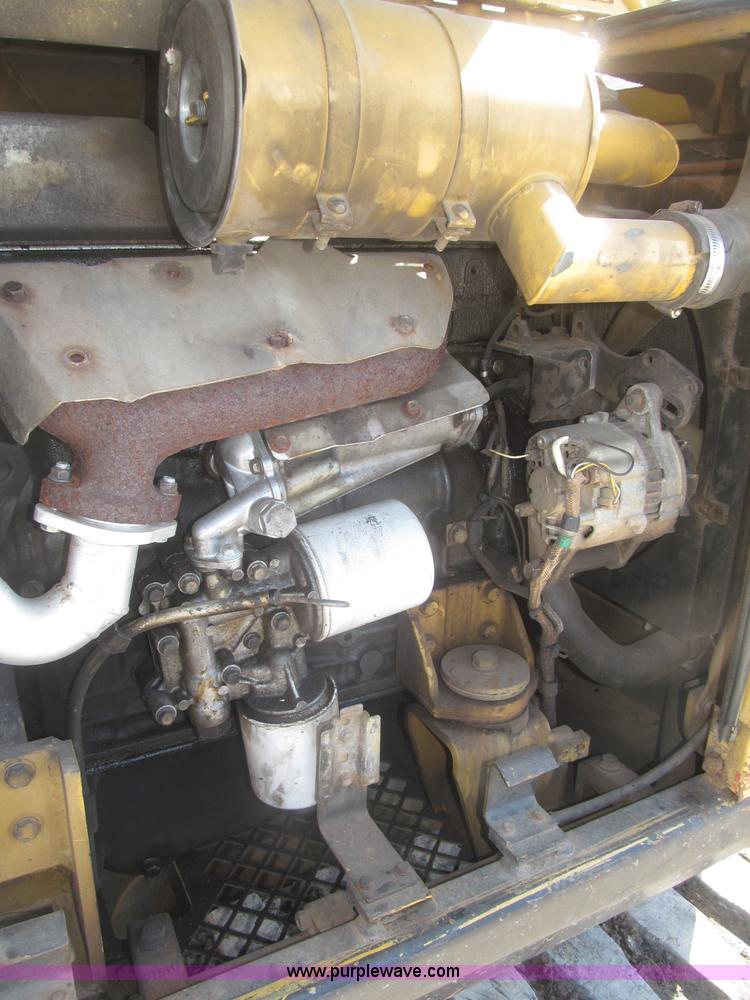 image for item F7318 1994 Caterpillar 307SSR mini excavator