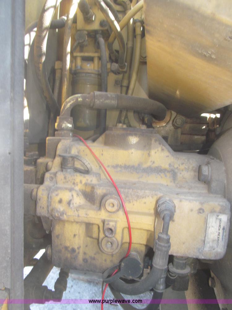 image for item F7318 1994 Caterpillar 307SSR mini excavator