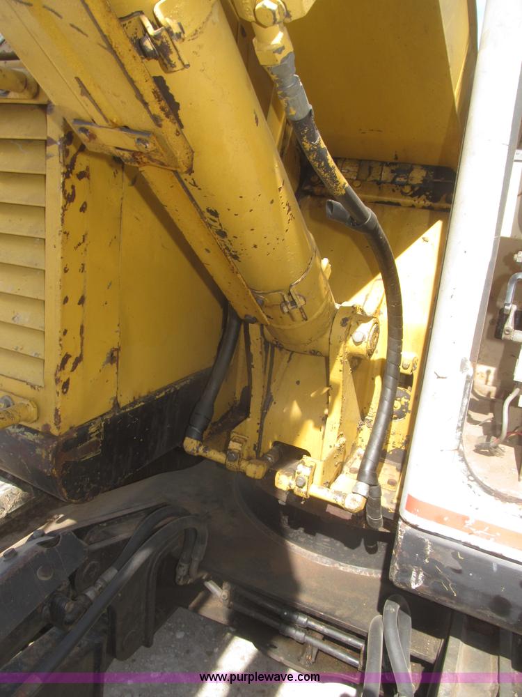 image for item F7318 1994 Caterpillar 307SSR mini excavator