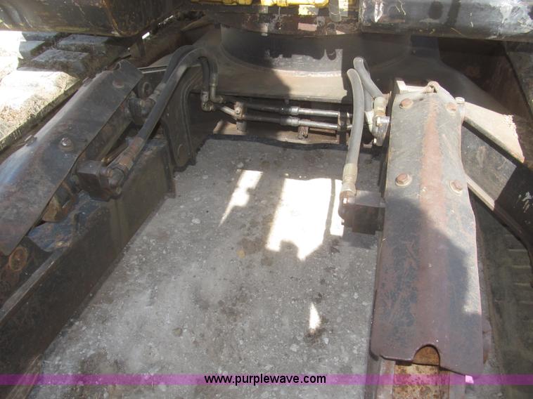 image for item F7318 1994 Caterpillar 307SSR mini excavator