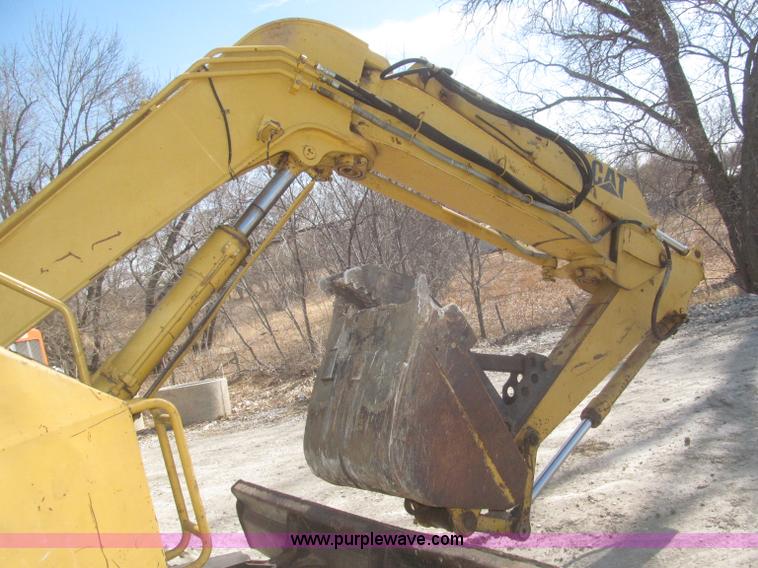 image for item F7318 1994 Caterpillar 307SSR mini excavator