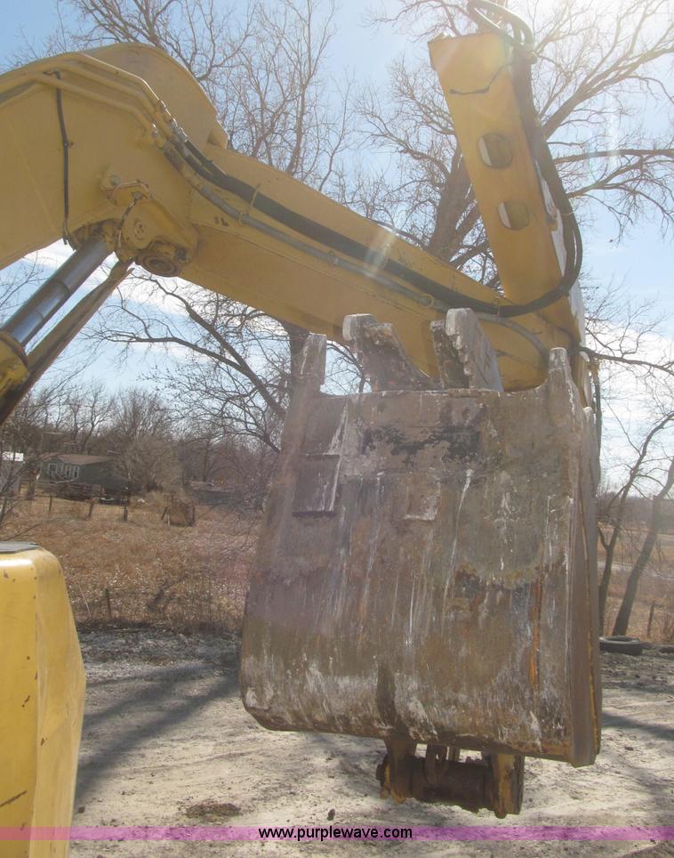 image for item F7318 1994 Caterpillar 307SSR mini excavator