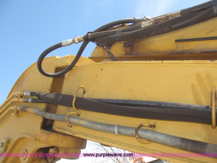 image for item F7318 1994 Caterpillar 307SSR mini excavator