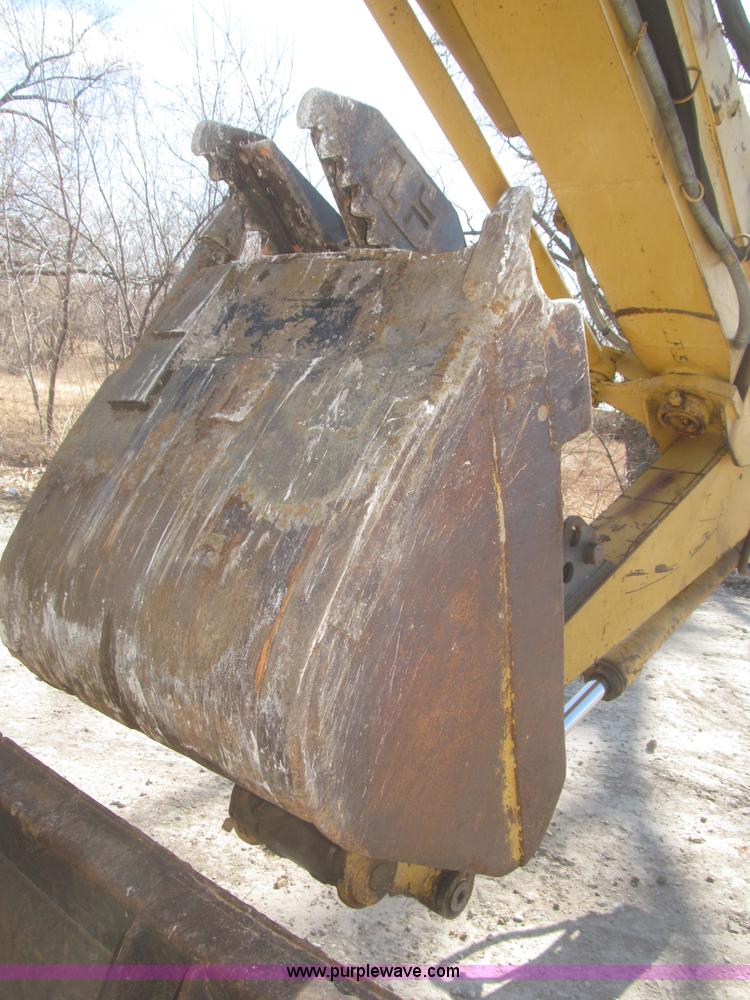 image for item F7318 1994 Caterpillar 307SSR mini excavator