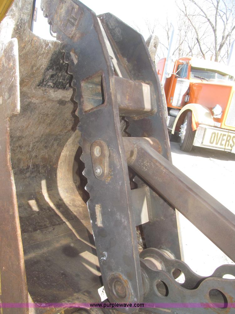 image for item F7318 1994 Caterpillar 307SSR mini excavator