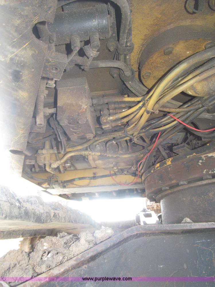 image for item F7318 1994 Caterpillar 307SSR mini excavator