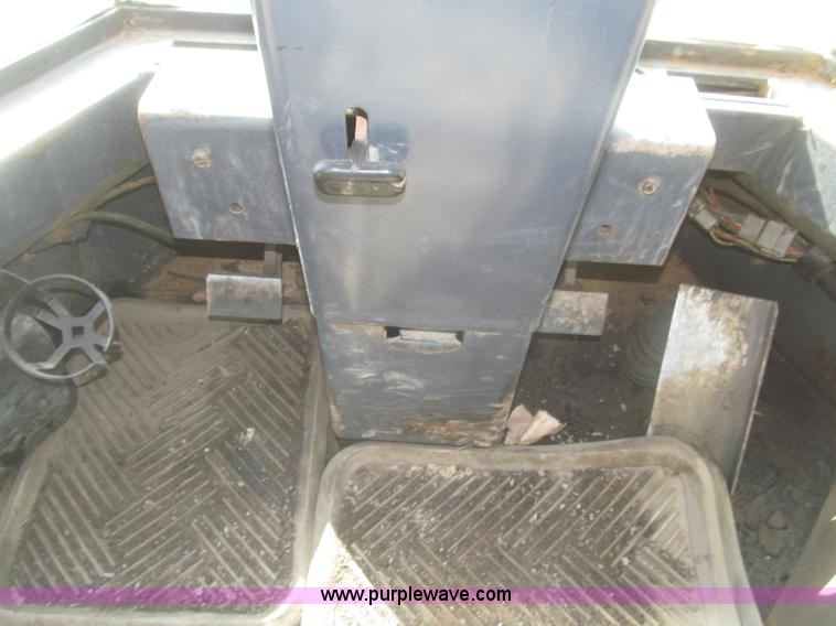 image for item F7319 1997 Case 821B wheel loader