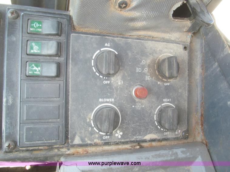 image for item F7319 1997 Case 821B wheel loader