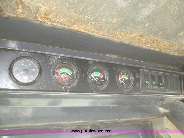 image for item F7319 1997 Case 821B wheel loader