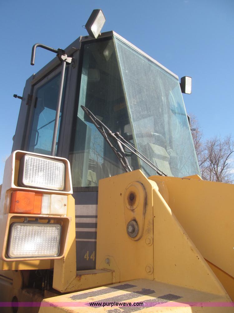 image for item F7319 1997 Case 821B wheel loader