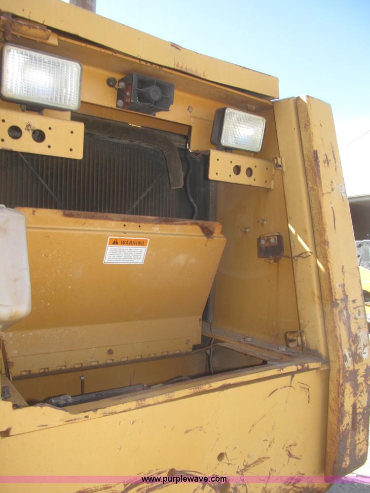 image for item F7319 1997 Case 821B wheel loader