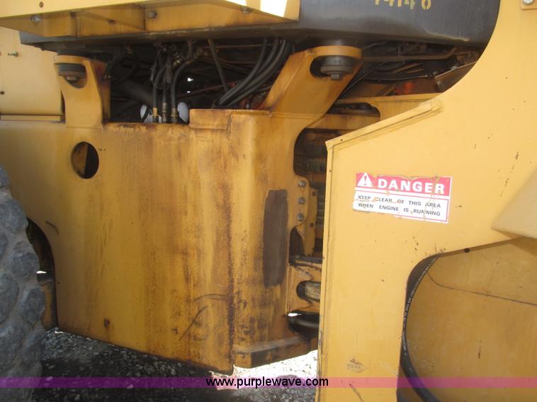image for item F7319 1997 Case 821B wheel loader