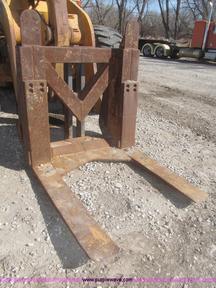 image for item F7319 1997 Case 821B wheel loader