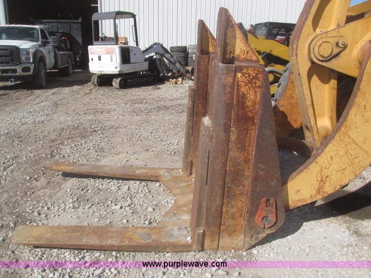 image for item F7319 1997 Case 821B wheel loader