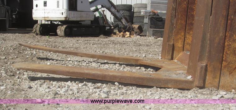 image for item F7319 1997 Case 821B wheel loader