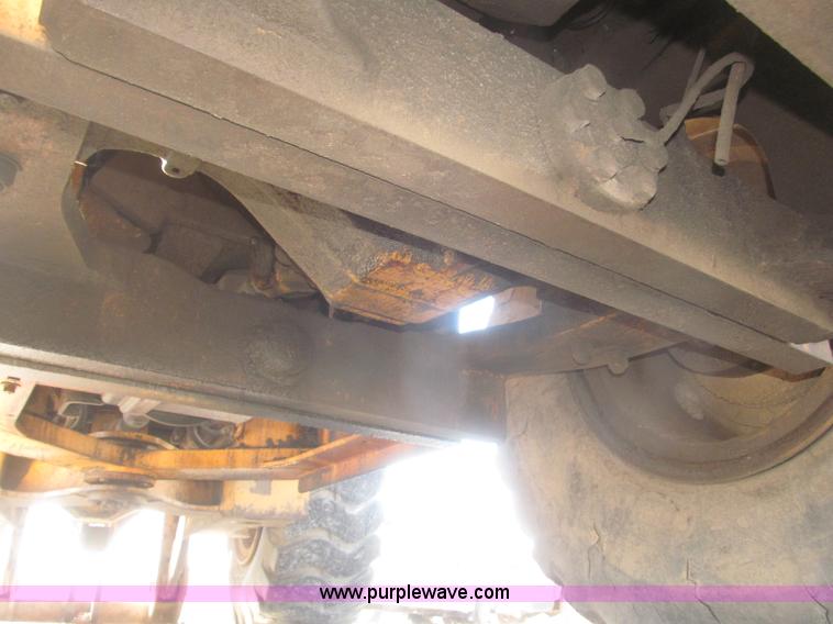 image for item F7319 1997 Case 821B wheel loader