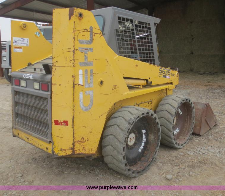image for item F8215 1998 Gehl SL5365DX skid steer