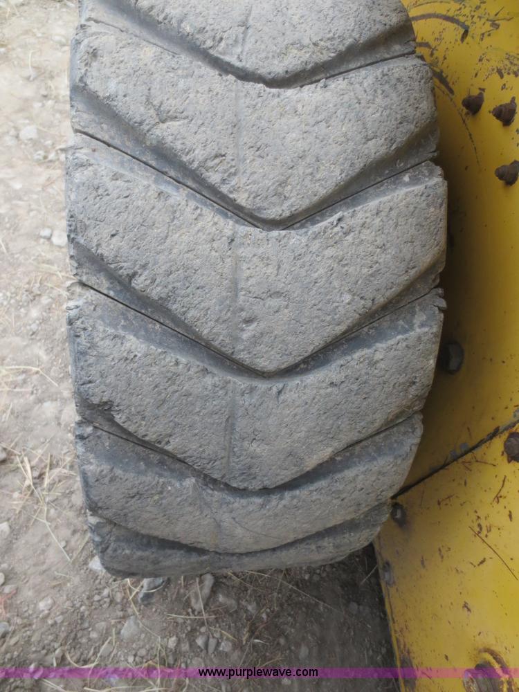 image for item F8215 1998 Gehl SL5365DX skid steer