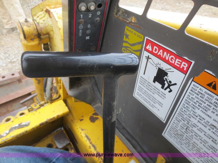 image for item F8215 1998 Gehl SL5365DX skid steer