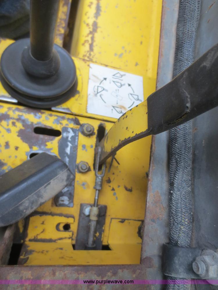 image for item F8215 1998 Gehl SL5365DX skid steer