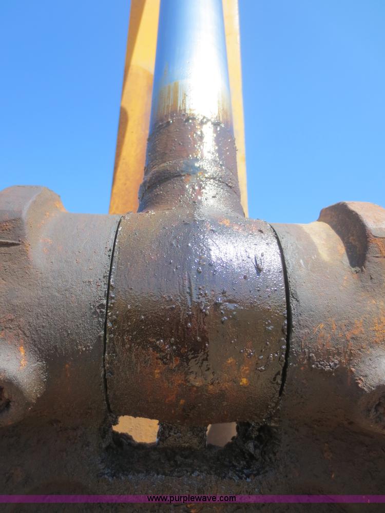 image for item F8218 1994 Hundai Robex 290LC excavator