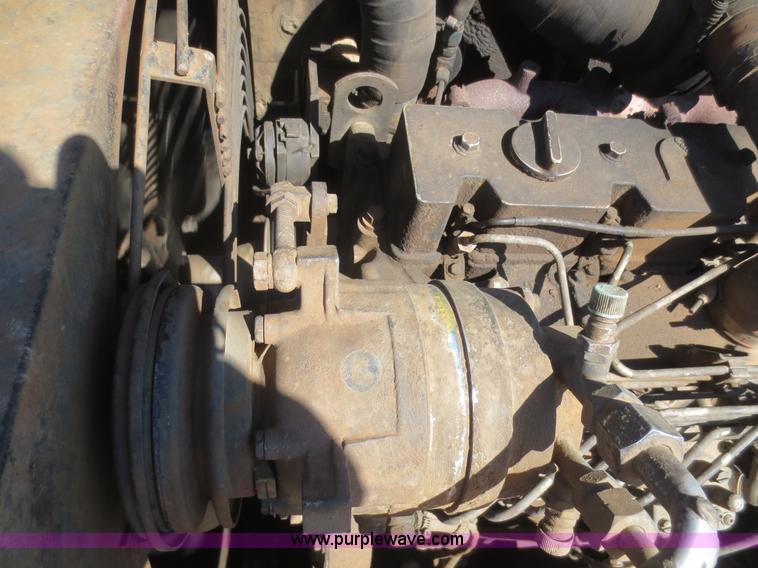 image for item F8218 1994 Hundai Robex 290LC excavator