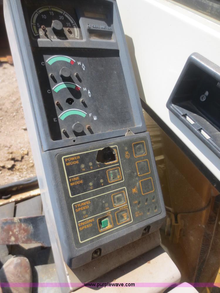 image for item F8218 1994 Hundai Robex 290LC excavator