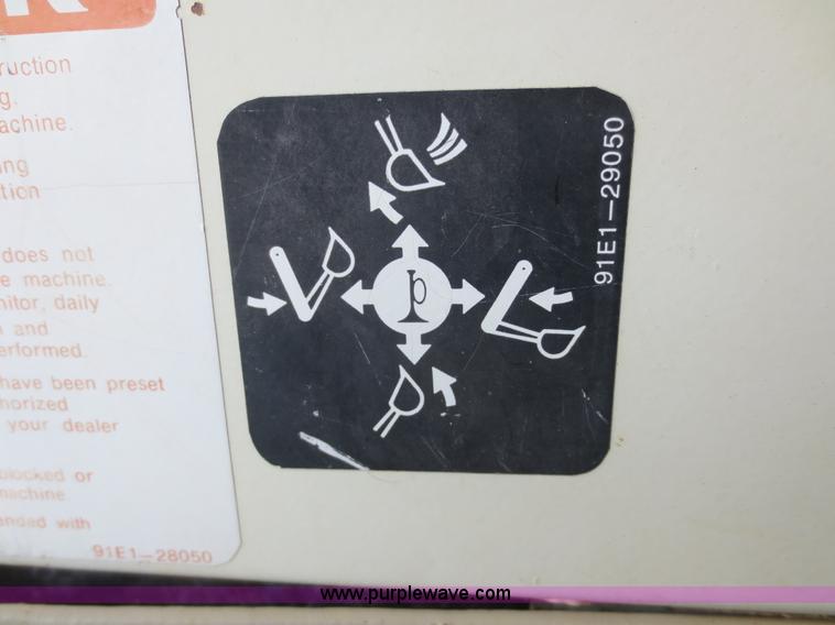 image for item F8218 1994 Hundai Robex 290LC excavator