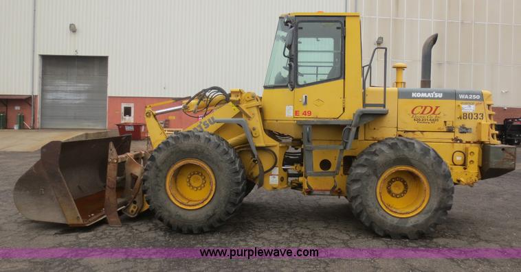 image for item F8219 Komatsu WA250-3ML wheel loader
