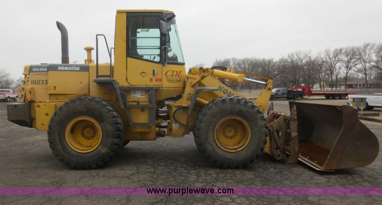 image for item F8219 Komatsu WA250-3ML wheel loader