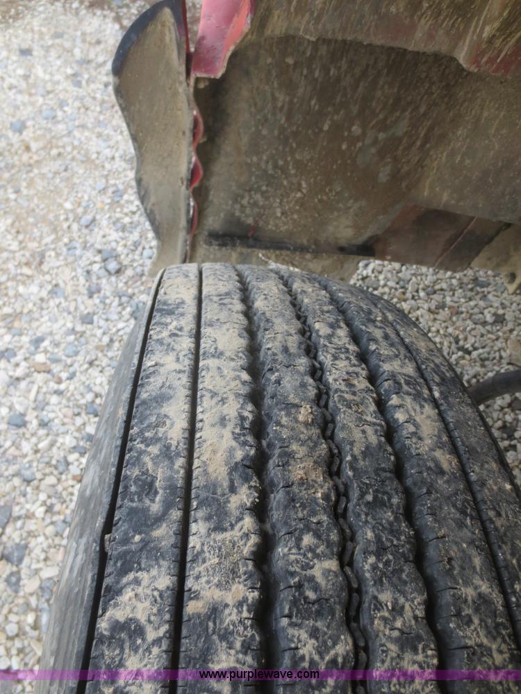 image for item F8227 1990 Mack RD690S dump truck