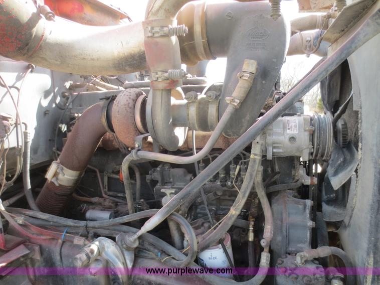 image for item F8227 1990 Mack RD690S dump truck