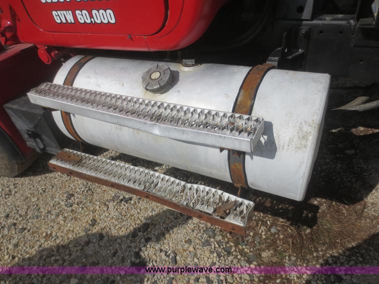 image for item F8227 1990 Mack RD690S dump truck