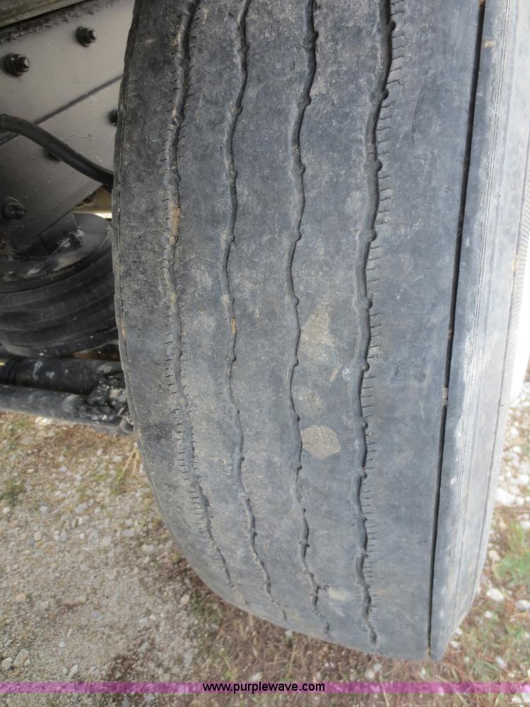 image for item F8227 1990 Mack RD690S dump truck