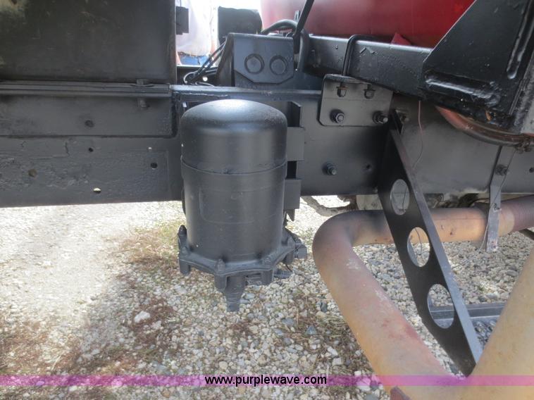 image for item F8227 1990 Mack RD690S dump truck