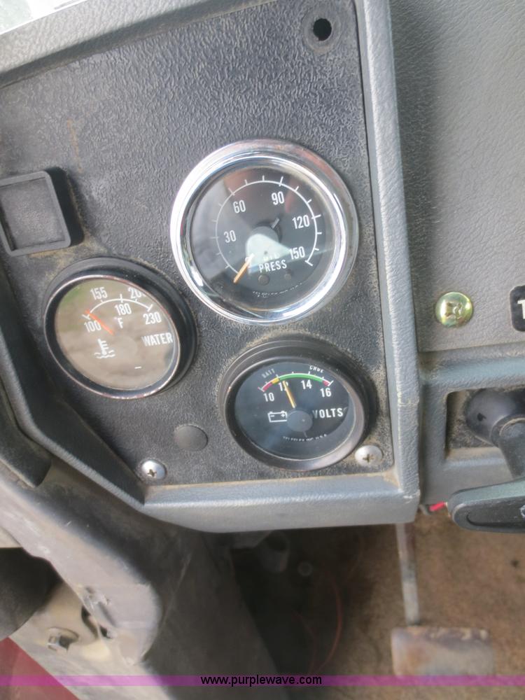 image for item F8227 1990 Mack RD690S dump truck