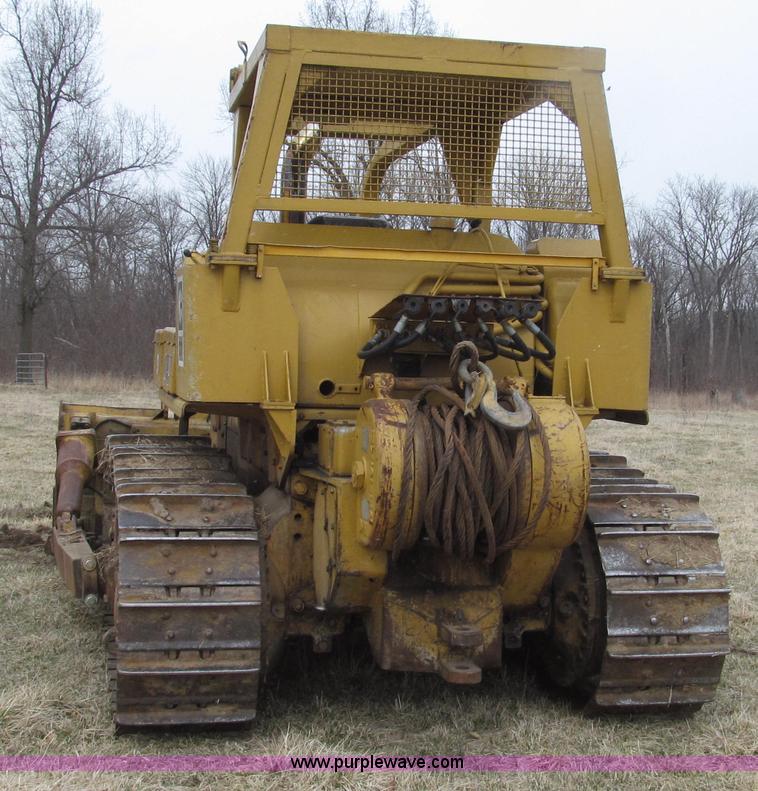 image for item G2333 1969 Caterpillar D7E dozer