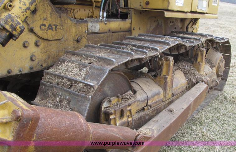 image for item G2333 1969 Caterpillar D7E dozer