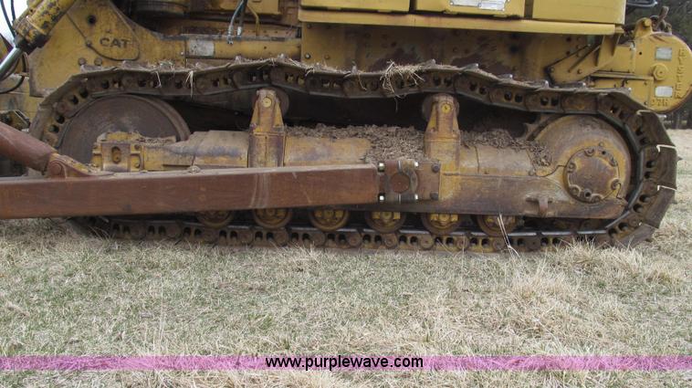 image for item G2333 1969 Caterpillar D7E dozer