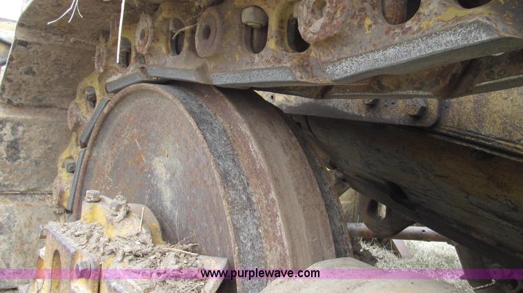 image for item G2333 1969 Caterpillar D7E dozer