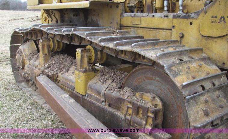 image for item G2333 1969 Caterpillar D7E dozer