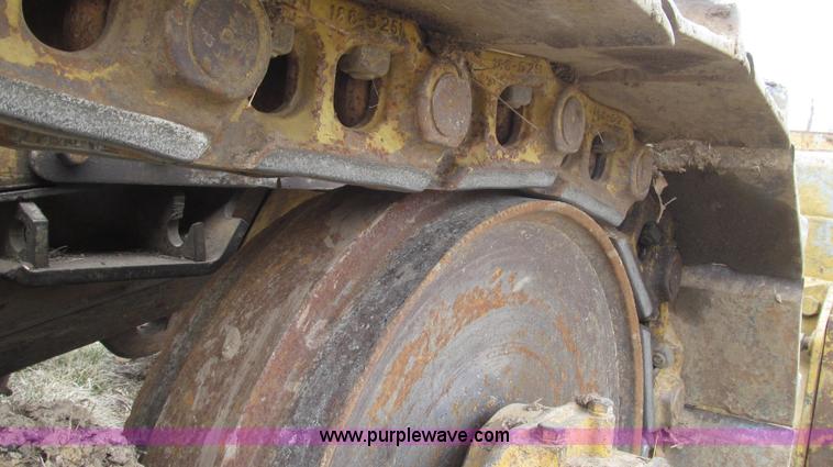 image for item G2333 1969 Caterpillar D7E dozer
